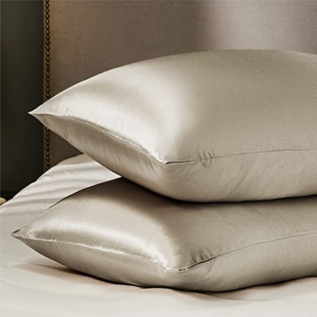 Ilustrasi sarung bantal satin/Foto: amazon.com