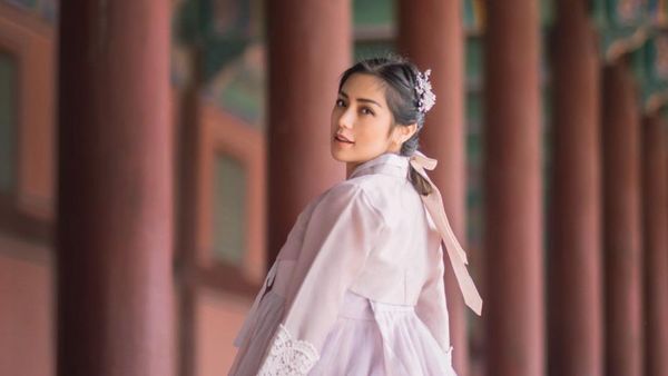 7 Foto Jessica Iskandar Pakai Hanbok di Korea, Makin Cantik Usai Oplas Hidung