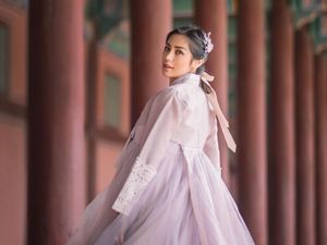 7 Foto Jessica Iskandar Pakai Hanbok di Korea, Makin Cantik Usai Oplas Hidung