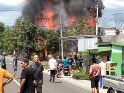 Tidur saat Rumah Kebakaran, Lansia di Soppeng Alami Luka Bakar