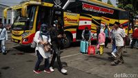 Arus Balik, Terminal Bus Tanjung Priok Mulai Ramai Pemudik