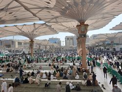 Pesan Kemenag untuk Jemaah Haji yang Datangi Masjid Nabawi dan Ziarah
