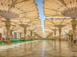 Jemaah Haji Dilarang Merokok di Kawasan Masjid Nabawi, Bisa Kena Denda!