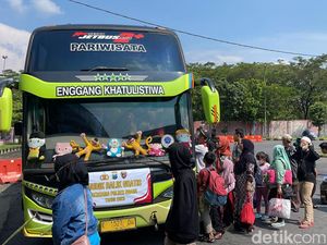 Difasilitasi Polisi, 300 Pemudik Asal Ngawi Balik Gratis ke Jakarta