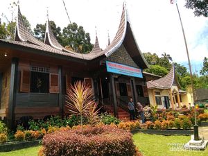 Mudik Sambil Melihat Rumah Masa Kecil Buya Hamka yang Indah Mudik Sambil Melihat Rumah Masa Kecil Buya Hamka yang Indah