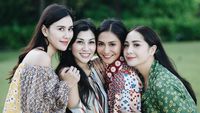 Sister Goals! Nagita Slavina Santai Bareng Adik dan Ipar di Bali