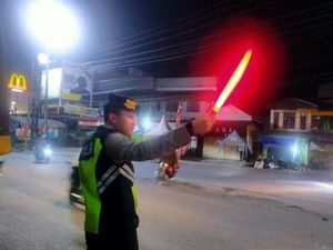 Parapat Arah Pematangsiantar Sempat Macet 30 Km Imbas Wisatawan Membeludak Parapat Arah Pematangsiantar Sempat Macet 30 Km Imbas Wisatawan Membeludak