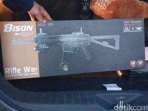 Polisi Cari Airsoft Gun yang Tak Ditemukan di Rumah AKBP Achiruddin Polisi Cari Airsoft Gun yang Tak Ditemukan di Rumah AKBP Achiruddin
