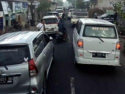 Jalan Sempit Biang Kerok Kemacetan di Nusa Penida
