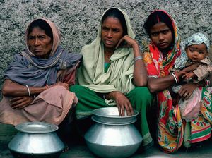 Jalan Panjang India Geser China Jadi Negara Populasi Terbanyak di Dunia