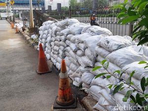 Libur Lebaran Berlalu, Got Jalan Pondok Indah Ini Belum Selesai Libur Lebaran Berlalu, Got Jalan Pondok Indah Ini Belum Selesai