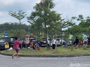 Rest Area KM 626 A Ngawi Kertosono Padat, Pemudik Sambat Antre Toilet Rest Area KM 626 A Ngawi Kertosono Padat, Pemudik Sambat Antre Toilet