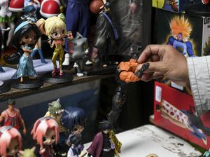 Sayang Anak, Pasar Mainan Asemka Diserbu