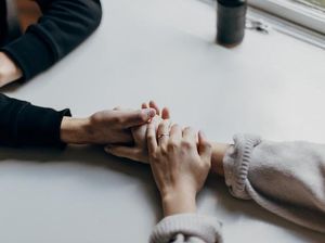 5 Perbedaan Simpati dan Empati Beserta Contoh Sikapnya 5 Perbedaan Simpati dan Empati Beserta Contoh Sikapnya