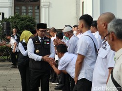Hari Pertama Kerja, Ridwan Kamil Pamit dan Larang ASN Pamer Harta