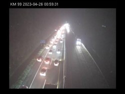 Video: Pantauan Malam Ini Tol Cipularang Arah Bandung saat Long Weekend