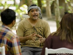 Togu Simorangkir, Lulusan Inggris Pilih Hidup di Desa Merawat Danau Toba