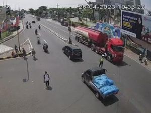 Simak Suasana Arus Lalin Arus Balik Kawasan Tol di Jawa Timur Siang Ini Simak Suasana Arus Lalin Arus Balik Kawasan Tol di Jawa Timur Siang Ini