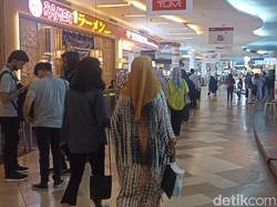 H+4 Lebaran Mal TSM Makassar Ramai Pengunjung, Tenant Fashion-Kuliner Dipadati