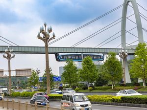 Wuhan Kini Punya Monorel Gantung, Begini Penampakannya