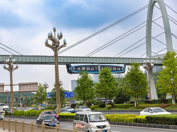 Wuhan Kini Punya Monorel Gantung, Begini Penampakannya