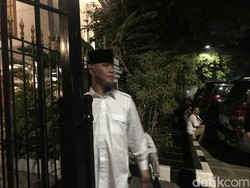 Ahmad Dhani Bawa Al El Dul ke Kediaman Prabowo Malam Ini