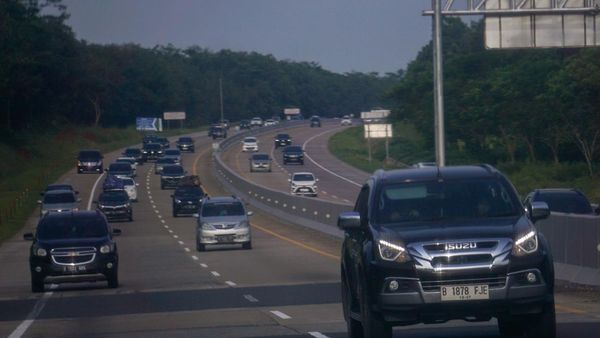 Potret One Way Arus Balik di Tol Semarang-Batang