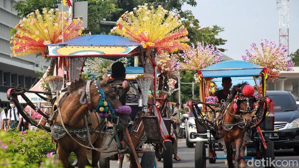 Asiknya Keliling Kota Tua dengan Delman Wisata