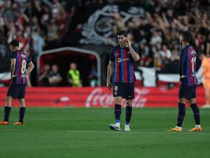 Xavi: Barcelona Main Jelek