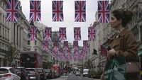 Bendera Britania Raya Hiasi Kota London Jelang Penobatan Raja Charles