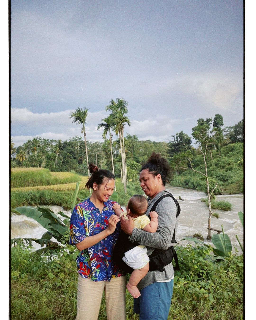 Cerita Indah Permatasari Ajak Anak Traveling