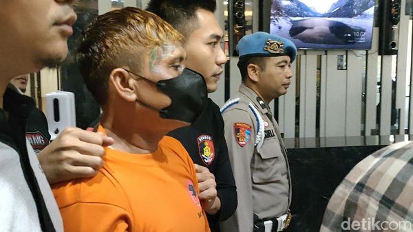 Wajah Lesu Preman Dadang Buaya Garut Saat Berbaju Tahanan