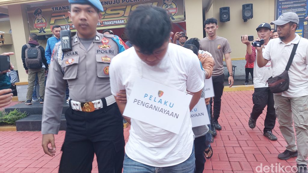 Empat pelaku penganiayaan terhadap keluarga di Bogor. (M Solihin/detikcom)