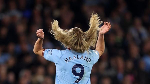 Bukan Iklan Sampo, Ini Gaya Haaland Saat Pecahkan Rekor Premier League