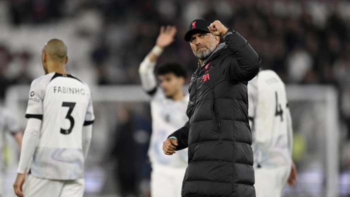 Soccer Football - Premier League - West Ham United v Liverpool - London Stadium, London, Britain - April 26, 2023 Liverpool manager Juergen Klopp  celebrates after the match REUTERS/Tony Obrien EDITORIAL USE ONLY. No use with unauthorized audio, video, data, fixture lists, club/league logos or live services. Online in-match use limited to 75 images, no video emulation. No use in betting, games or single club /league/player publications.  Please contact your account representative for further details.