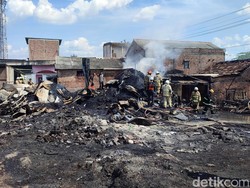 10 Rumah Terdampak Kebakaran Gudang Rosok di Gayamsari Semarang