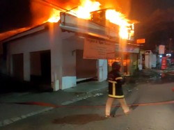 Depot Nasi di Bratang Gede Surabaya Terbakar Diduga gegara Gas Bocor
