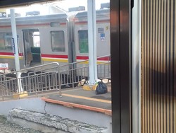 KRL Sempat Tertahan 30 Menit di Stasiun Serpong Imbas Perbaikan Persinyalan
