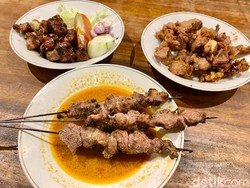 Maknyus! Sate Klatak Kang Ustadzi di Bantul Pakai Kambing 8 Bulan