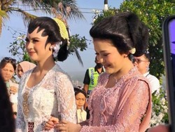 Anggunnya Nabila Kenakan Kebaya Putih saat Akad Nikah dengan Tri Suaka