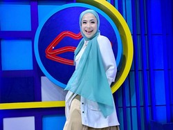 Yang Membuat Feni Rose Makin Mantap Berhijab