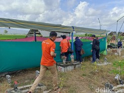 Polisi Bongkar Makam Bayi di Tulungagung yang Kematiannya Tak Wajar