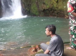 Main di Curug Sukabumi, Seorang Pelajar SMP Hilang Terbawa Arus