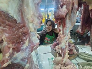 Harga Daging Sapi Jelang Lebaran Ketupat Mahal, Pedagang Mengeluh Sepi Pembeli Harga Daging Sapi Jelang Lebaran Ketupat Mahal, Pedagang Mengeluh Sepi Pembeli