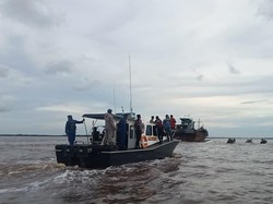 Penumpang Kapal Evelyn Histeris saat Proses Evakuasi usai Kecelakaan Maut