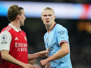 Legenda Arsenal Damprat Rob Holding: Jangan Cengengesan!