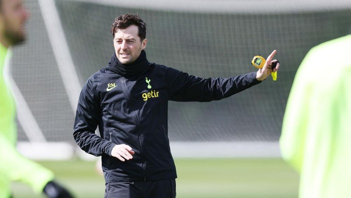 ENFIELD, ENGLAND - APRIL 25: Ryan Mason, acting head coach at Tottenham Hotspur during the Tottenham Hotspur training session at Tottenham Hotspur Training Centre on April 25, 2023 in Enfield, England. (Photo by Tottenham Hotspur FC/Tottenham Hotspur FC via Getty Images)