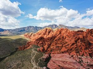 Serunya Menjelajahi Ngarai Batu Merah yang Ajaib di Nevada Serunya Menjelajahi Ngarai Batu Merah yang Ajaib di Nevada