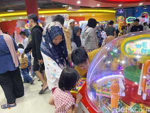 Area Bermain Dalam Ruangan Masih Diserbu Warga Sukabumi