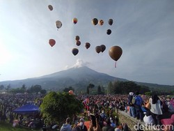 Meriahnya Festival Balon Udara di Kledung Temanggung